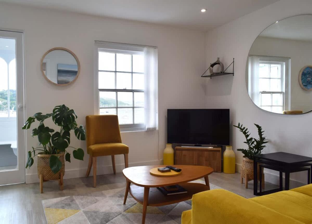 Breathtaking High Street Townhouse With Stunning Sea Views At 'The Old Fishermans Townhouse' Falmouth Eksteriør billede